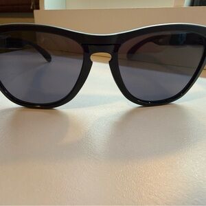 Oakley Frogskin Range High Bridge Fit